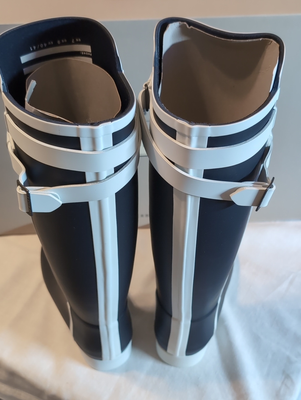 Hunter Refined Women Slim Fit Contrast Tall Rain Boots Sz. 9 NIB - Picture 4 of 5